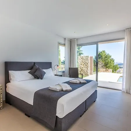 Villa Beautiful House Casa Estella Overlooking Old Town 5 Bedrooms Calvari Pollenca